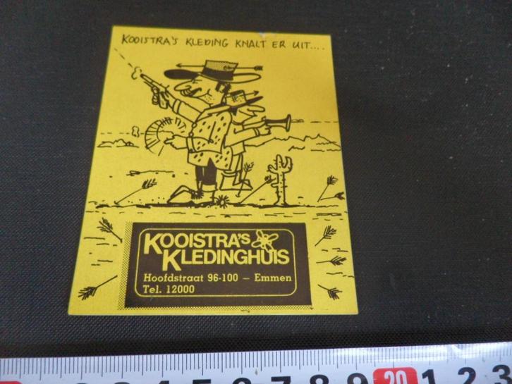 sticker Emmen Kooistra's Kledinghuis Hoofdstraat 96-100, Verzamelen, Stickers, Zo goed als nieuw, Bedrijf of Vereniging, Ophalen
