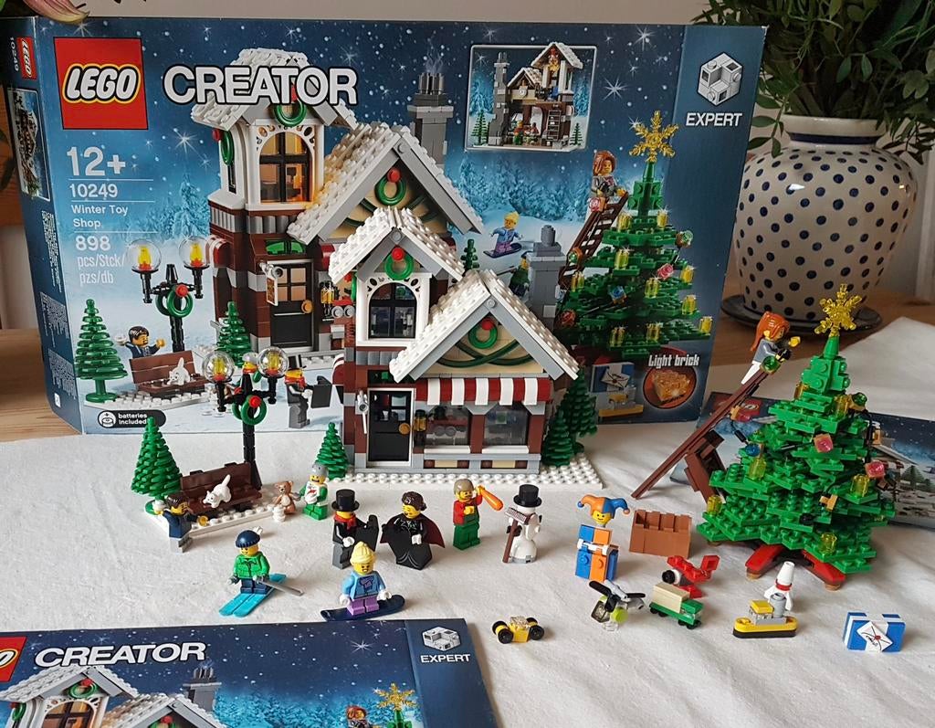 Z.g.a.n. LEGO Creator Expert Winter Village Toy - 10249, Kinderen en Baby's, Speelgoed | Duplo en Lego, Ophalen, Zo goed als nieuw