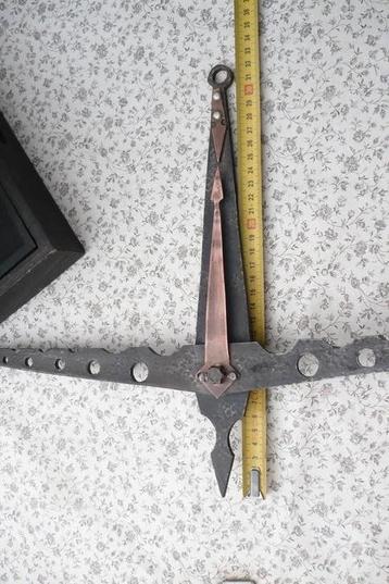  te koop een antieke hang weeg schaal   voor hang potten  beschikbaar voor biedingen