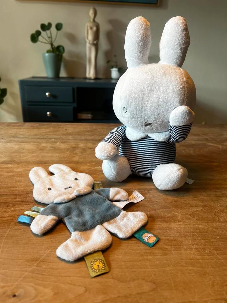 Nijntje: Kiekeboe knuffel en knisperdoekje, Kinderen en Baby's, Speelgoed | Knuffels en Pluche, Zo goed als nieuw, Konijn, Ophalen of Verzenden
