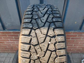 4x 215/55R18 Pirelli Ice Zero Studded Spikes 8.5mm beschikbaar voor biedingen