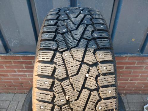 4x 215/55R18 Pirelli Ice Zero Studded Spikes 8.5mm, Auto-onderdelen, Banden en Velgen, Band(en), Winterbanden, 18 inch, 215 mm