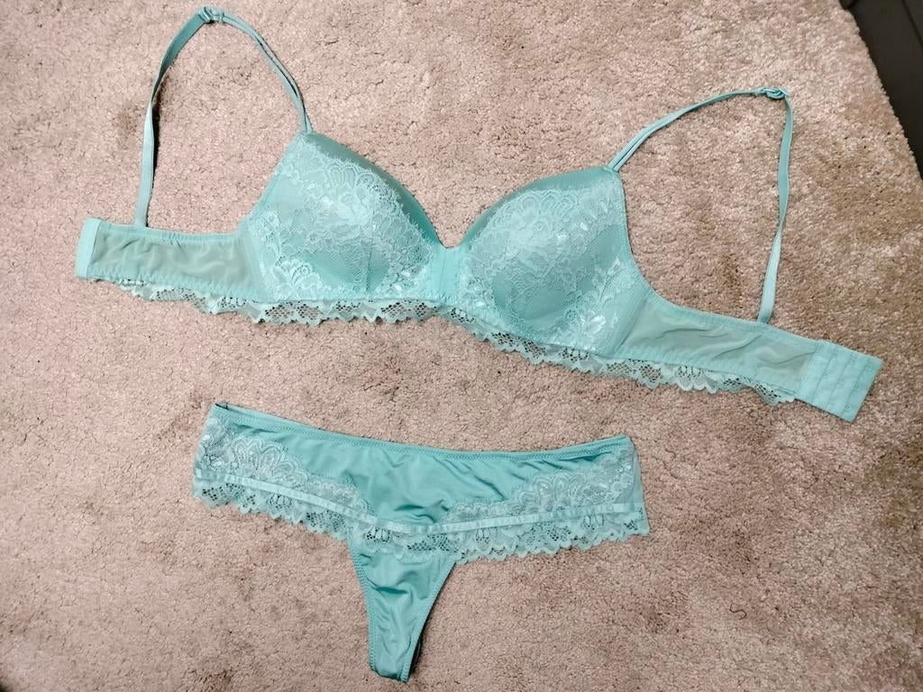 Doutzen setje string maat M en BH 75A, Doutzen, Verzenden, Setje