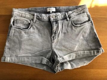 zomer broek beschikbaar voor biedingen