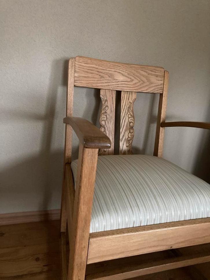 Twee eiken stoeltjes, zittingen zijn onlangs gerestaureerd, Antiek en Kunst, Antiek | Meubels | Stoelen en Banken, Ophalen