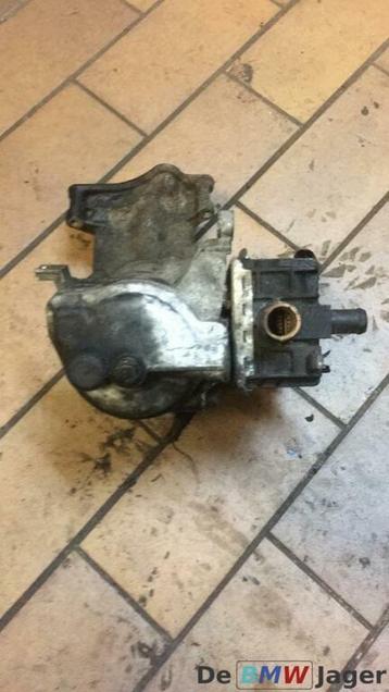 Oliefilter huis BMW 3 serie E36 318TDS 11422246757 beschikbaar voor biedingen