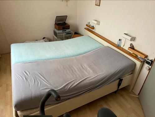 Gratis - 2 persoons elektrisch bed, Huis en Inrichting, Slaapkamer | Bedden, Gebruikt, Eenpersoons, 90 cm, 200 cm, Hout, Verstelbaar