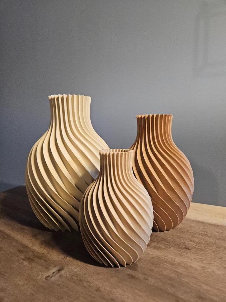 Set van 3 vazen spiraal beige bruin tinten, Huis en Inrichting, Woonaccessoires | Vazen, Nieuw, Overige kleuren, Minder dan 50 cm