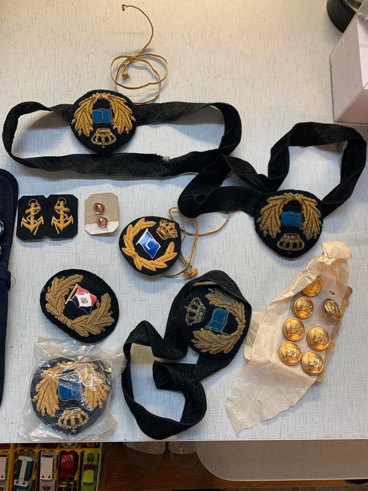 Diverse scheepvaart emblemen knopen enz., Verzamelen, Scheepvaart, Ophalen of Verzenden