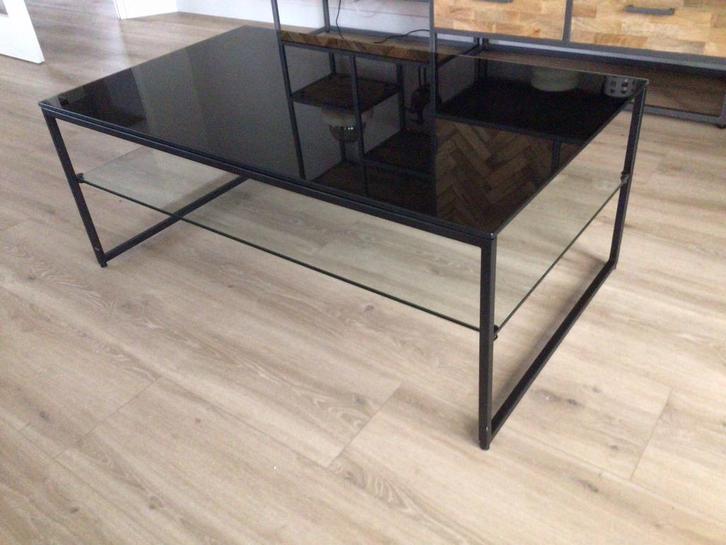 tafel met 2 glasplaten en metalen onderstel, Huis en Inrichting, Tafels | Salontafels, Gebruikt, Minder dan 50 cm, 50 tot 100 cm