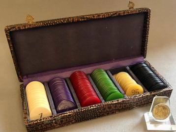 Doos met Antieke Spel-Fiches, Galalith (Caseïnekunststof) beschikbaar voor biedingen