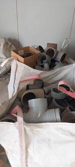 2 Big Bags met PVC hulpstukken, moffen, T-stukken, verlopen, Ophalen, Bochten, Pvc, Zo goed als nieuw