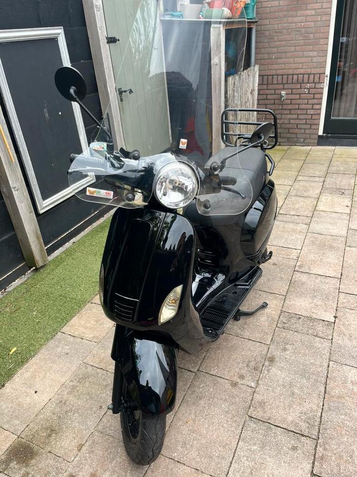 AGM VX 50 scooter, Fietsen en Brommers, Snorfietsen en Snorscooters, Gebruikt, Overige merken, Benzine, Ophalen