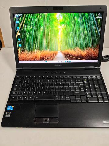 Toshiba 15.6 Inch i5-520M 4GB 240GB SSD Win 11 beschikbaar voor biedingen