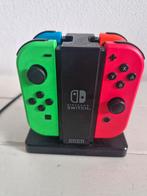 Nintendo Switch oplaadstation + 4 controllers., Spelcomputers en Games, Spelcomputers | Nintendo Consoles | Accessoires, Ophalen of Verzenden
