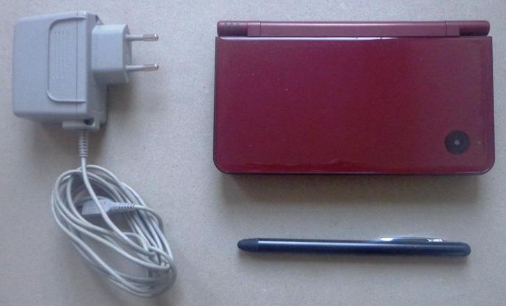 Nintendo DSi XL bordeaux rood, Spelcomputers en Games, Spelcomputers | Nintendo DS, Zo goed als nieuw, Dsi XL, Overige kleuren