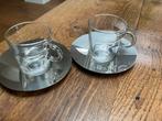 Twee glazen koffiekopjes van nespresso met rvs schoteltjes., Nieuw, Ophalen of Verzenden, Bord(en), Wedgwood