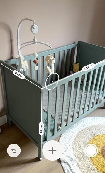 Mooi en net ledikant beschikbaar voor biedingen