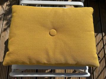 Hay DOT kussen, in oker - in perfecte staat! beschikbaar voor biedingen