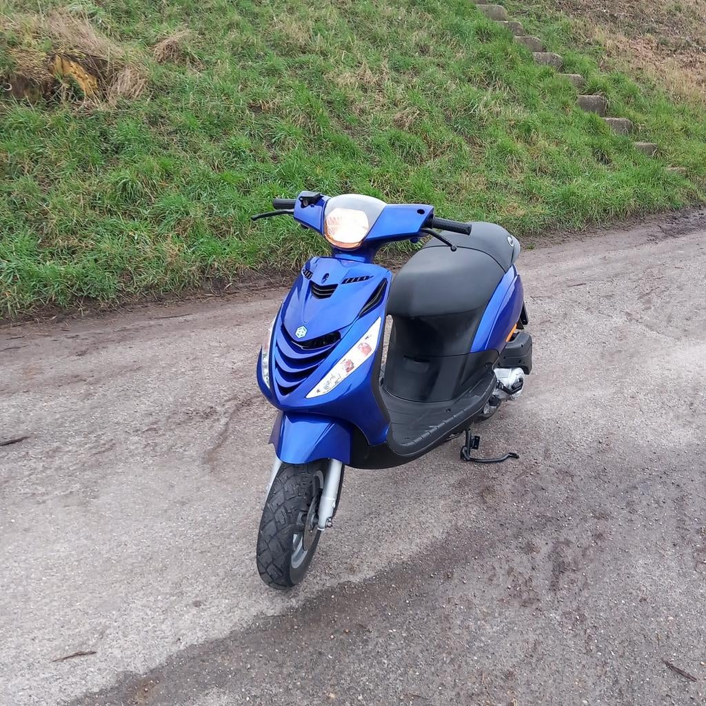 Piaggio zip, Fietsen en Brommers, Ophalen, Zip, Zo goed als nieuw, Benzine