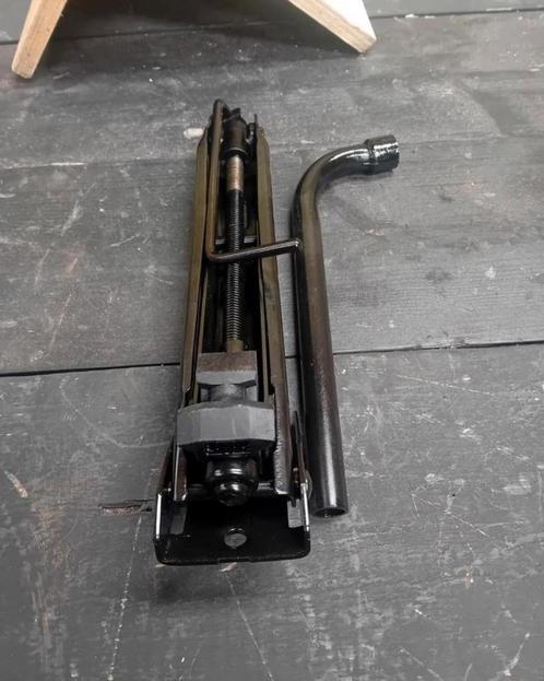 Krikset voor een Opel Corsa D bj.2009, Auto diversen, Krikken, Gebruikt, Schaarkrik, Manueel, Ophalen of Verzenden