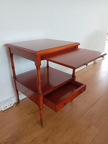 tafel beschikbaar voor biedingen