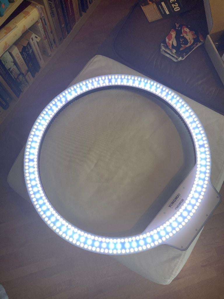 Yongnuo YN-608 RGB Ringlight, Ophalen of Verzenden, Zo goed als nieuw, Lamp of Flitsset