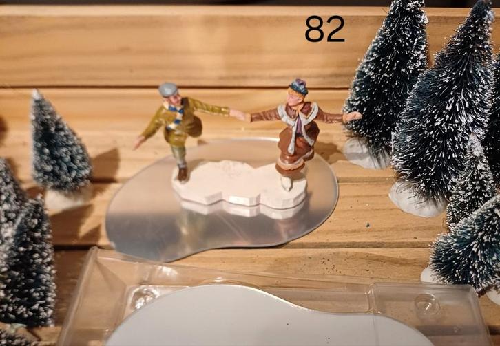 Lemax stelletje op schaatsen, Diversen, Kerst, Gebruikt, Ophalen of Verzenden