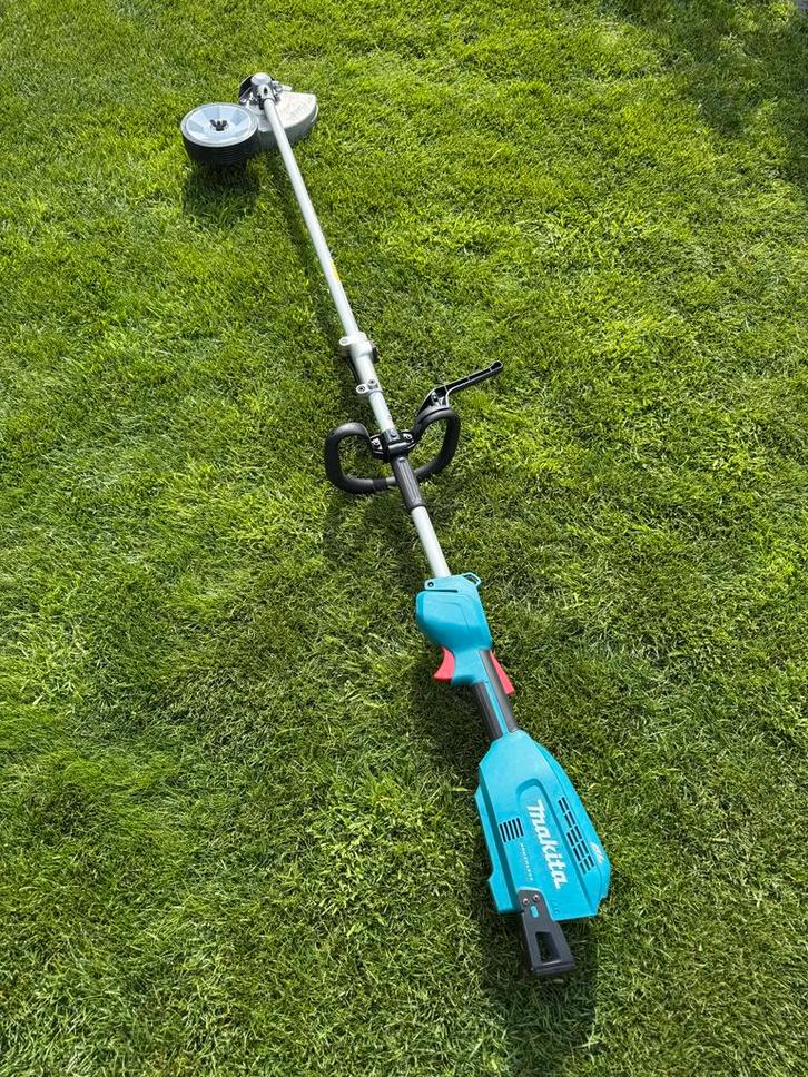 Makita DUX18Z Bosmaaier met Kantensnijder, Tuin en Terras, Bosmaaiers, Gebruikt, Accu, Minder dan 10 cm, Ophalen