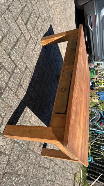 Massief teaken salontafel  beschikbaar voor biedingen