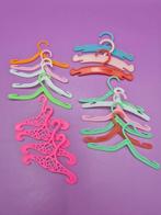 Barbie pop kleerhangers, Kinderen en Baby's, Speelgoed | Poppen, Ophalen of Verzenden, Zo goed als nieuw, Barbie