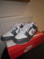 Nike Dunk Low SE - Maat 41, Kleding | Dames, Schoenen, Ophalen, Nike, Nieuw, Sneakers of Gympen