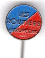 Les Routiers Européen zilverkleurig speldje ( F_089 ), Verzamelen, Speldjes, Pins en Buttons, Verzenden, Nieuw, Transport, Speldje of Pin