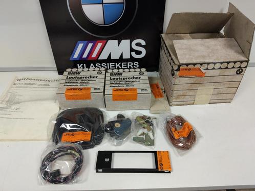 BMW E30 originele radioinbouw set  N.O.S  65111372579, Auto-onderdelen, Elektronica en Kabels, BMW, Nieuw, Ophalen of Verzenden