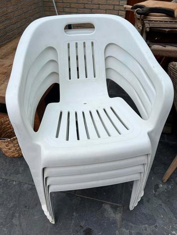 Set tuinstoelen beschikbaar voor biedingen