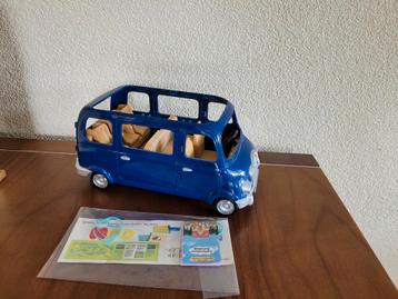 Sylvanian Families 7-zits familiewagen auto beschikbaar voor biedingen
