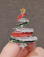 schitterende broche Kerstboom met strass / kristal steentjes, Nieuw, Met strass, Overige materialen, 4 tot 7 cm