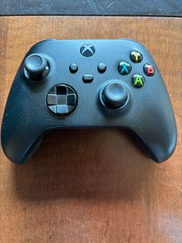 Xbox One 500GB + Controller beschikbaar voor biedingen
