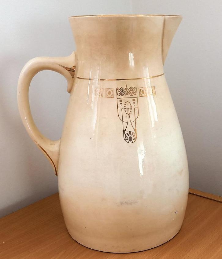 Karaf met vergulde Art Nouveau versiering Wiener Seccesion?, Antiek en Kunst, Antiek | Keramiek en Aardewerk, Ophalen of Verzenden