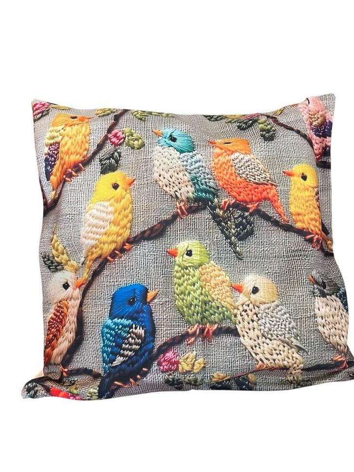 Superleuke kussenhoesjes met gekleurde vogeltjes, 2 stuks, Huis en Inrichting, Woonaccessoires | Kussens, Nieuw, Vierkant, Ophalen of Verzenden