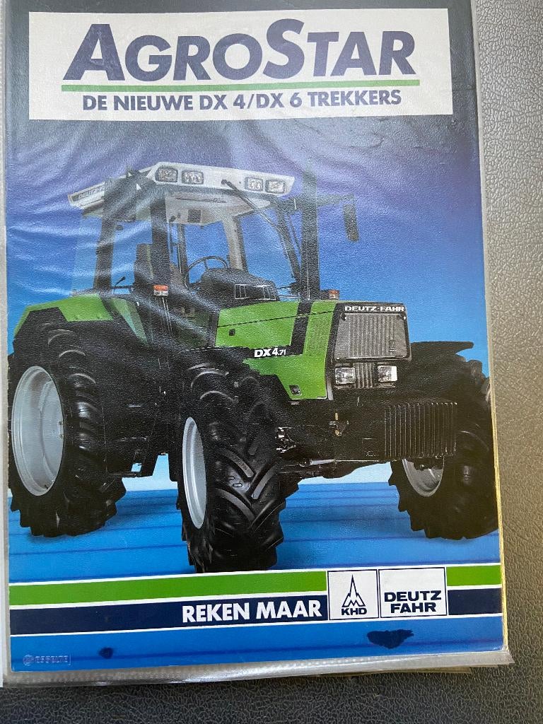 Tractorfolders, Ophalen of Verzenden, Zo goed als nieuw, Folder