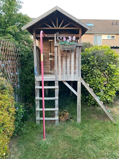 Speelhuisje met klimwand en glijstang, Kinderen en Baby's, Speelgoed | Buiten | Speeltoestellen, Zo goed als nieuw, Brandweerpaal