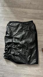 Zwarte leerlook/travel rok Cassiopee, Kleding | Dames, Zwart, Ophalen of Verzenden, Zo goed als nieuw, Knielengte