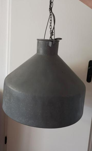 industriële hanglamp  beschikbaar voor biedingen