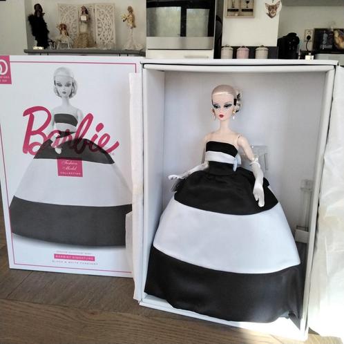Barbie silkstone black &white signature nrfb 2018., Verzamelen, Poppen, Zo goed als nieuw, Fashion Doll, Ophalen of Verzenden