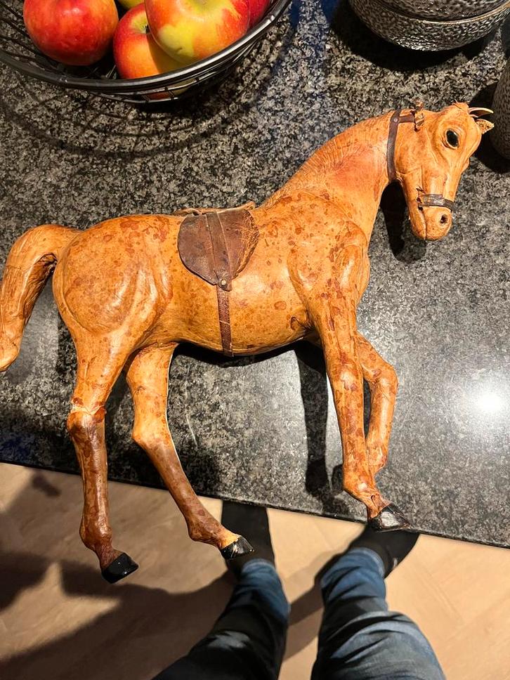 Vintage leren paard, Antiek en Kunst, Kunst | Beelden en Houtsnijwerken, Ophalen of Verzenden