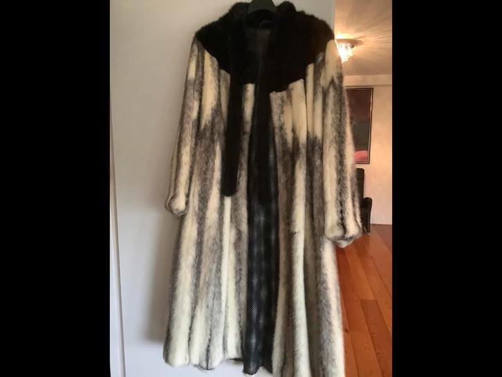 Prachtige Exclusieve Bontmantel KOH I NOOR bontjas , L, Kleding | Dames, Jassen | Winter, Zo goed als nieuw, Maat 42/44 (L), Overige kleuren