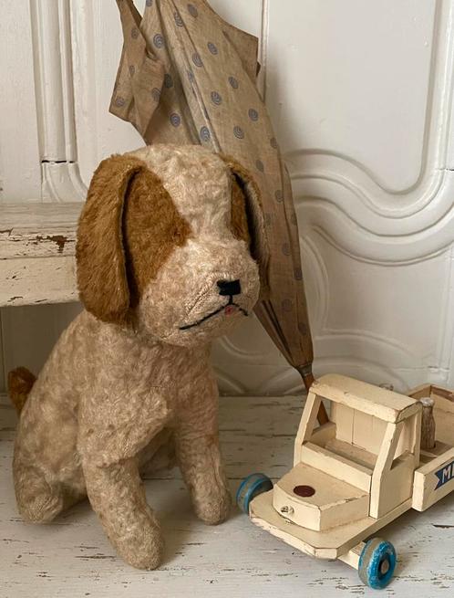 Brocante oude speelgoed hond stro gevuld, Antiek en Kunst, Curiosa en Brocante, Ophalen of Verzenden