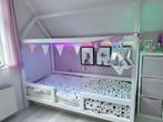 Leuk houten huisjesbed, Kinderen en Baby's, Kinderkamer | Bedden, Ophalen, 85 tot 100 cm, Gebruikt, Lattenbodem