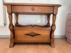 Te koop krantenbak lectuur tafel sidetable, Ophalen, Zo goed als nieuw